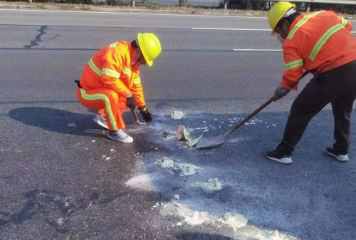 毛道乡公路下沉注浆加固